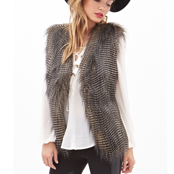 Forever 21 Jackets & Blazers - Forever 21 Faux Fur Vest